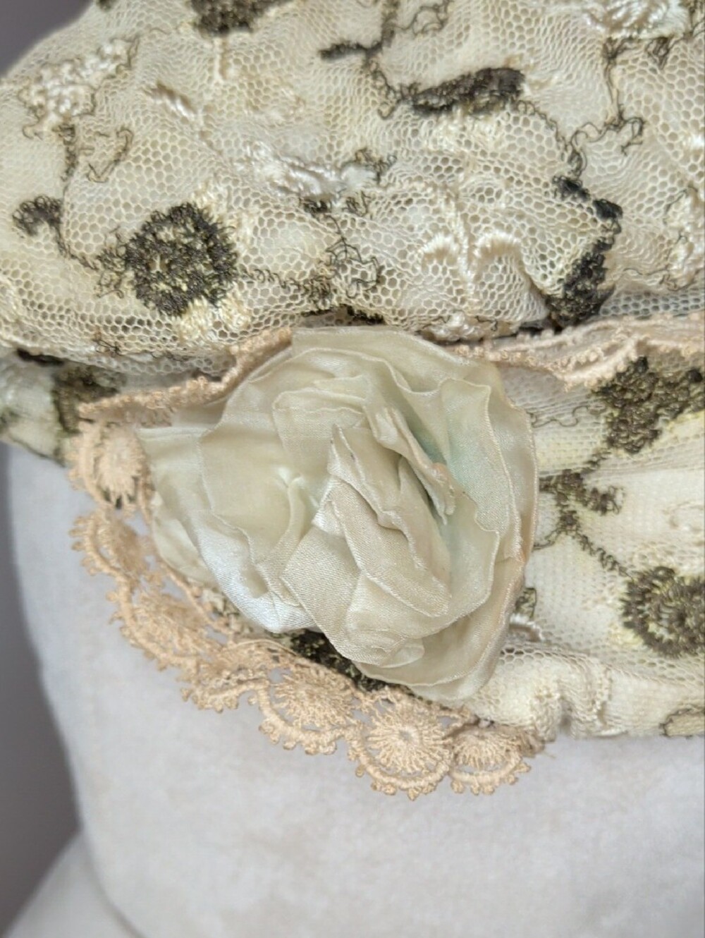 Antique 1920s Lace Boudoir Cap Ivory & Olive Green Floral Rose Accent 20-21" - Picture 3 of 11